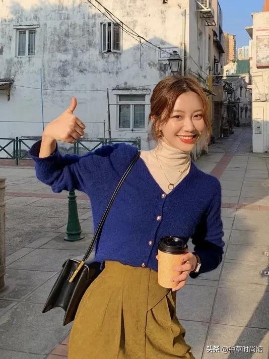 雾霾蓝和克莱因蓝哪个显白,宝蓝跟克莱因蓝哪个显白