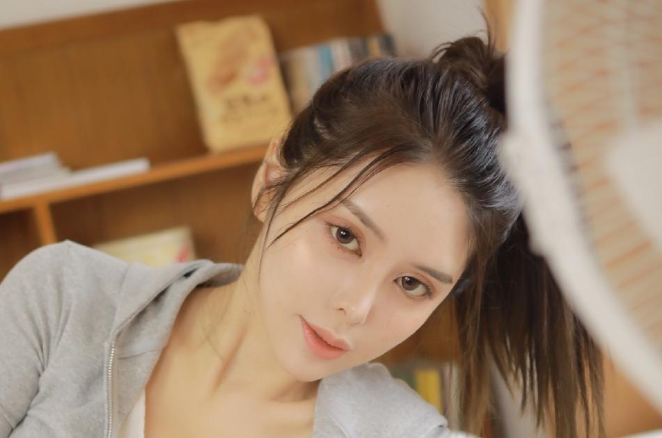 张琪格为何凉凉?除了直播毫无营养,更重要的是变脸太夸张