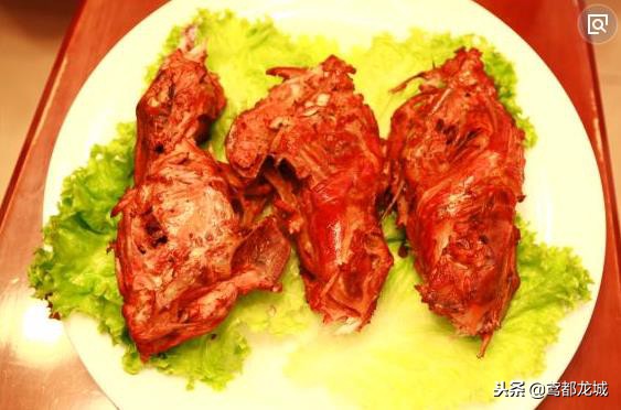 鲁东南常说:要想吃好饭诸安二县,为啥诸城人的美食却是烤鸡背