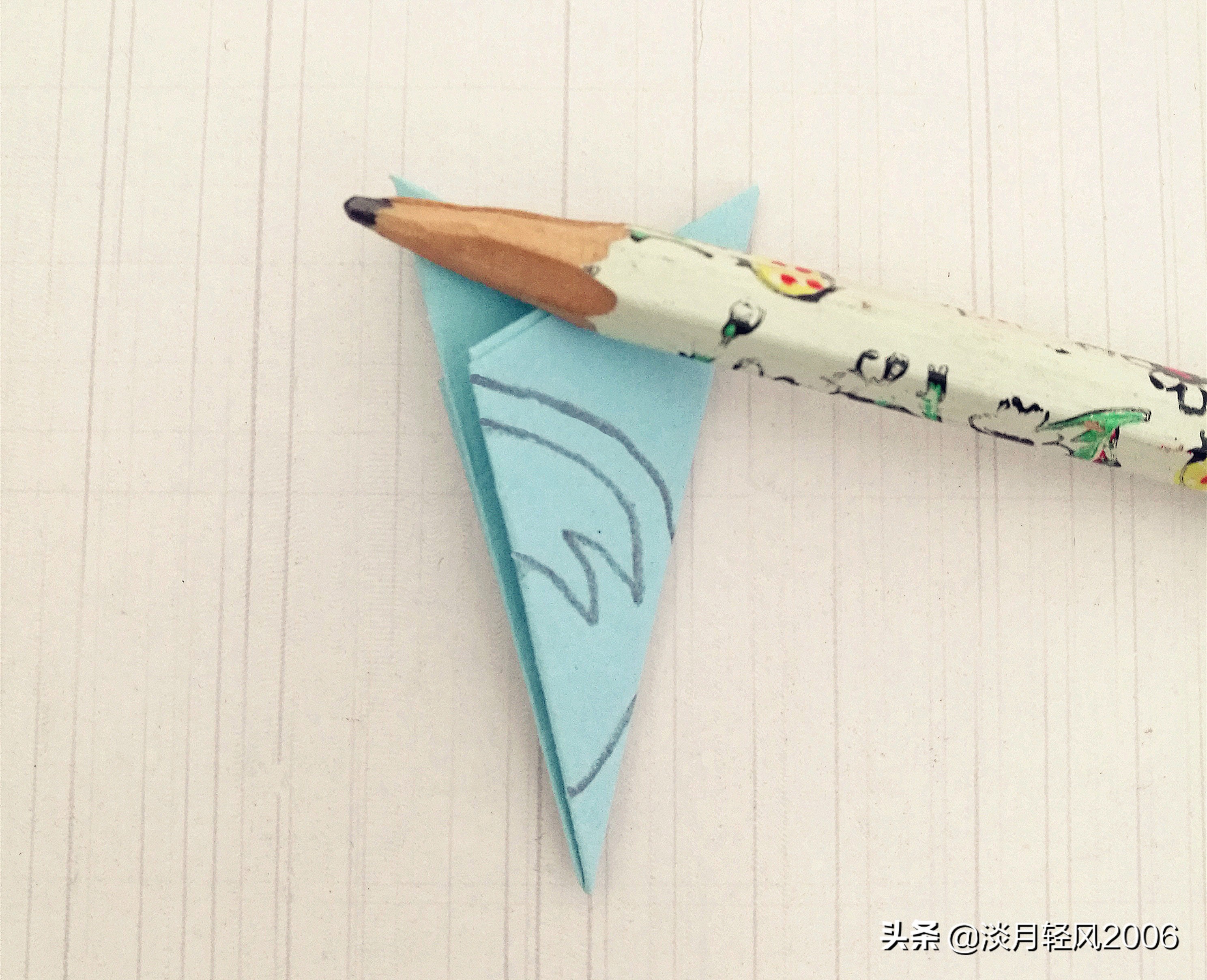 正方形彩纸剪纸手工,手工剪纸教程简单幼儿园花朵