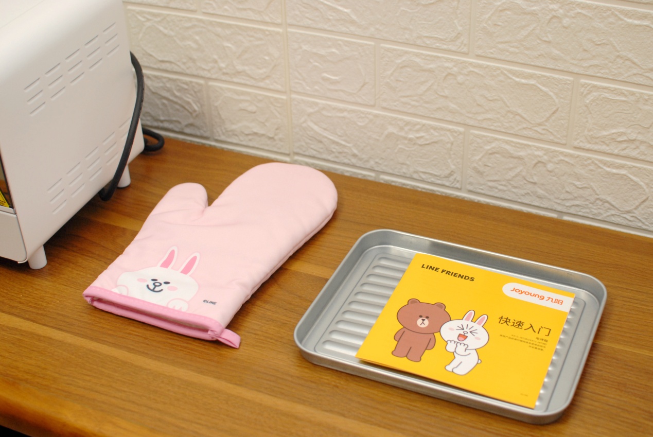 和可妮兔一起做烘焙，让生活多点小可爱：九阳LINEFRIENDS小烤箱