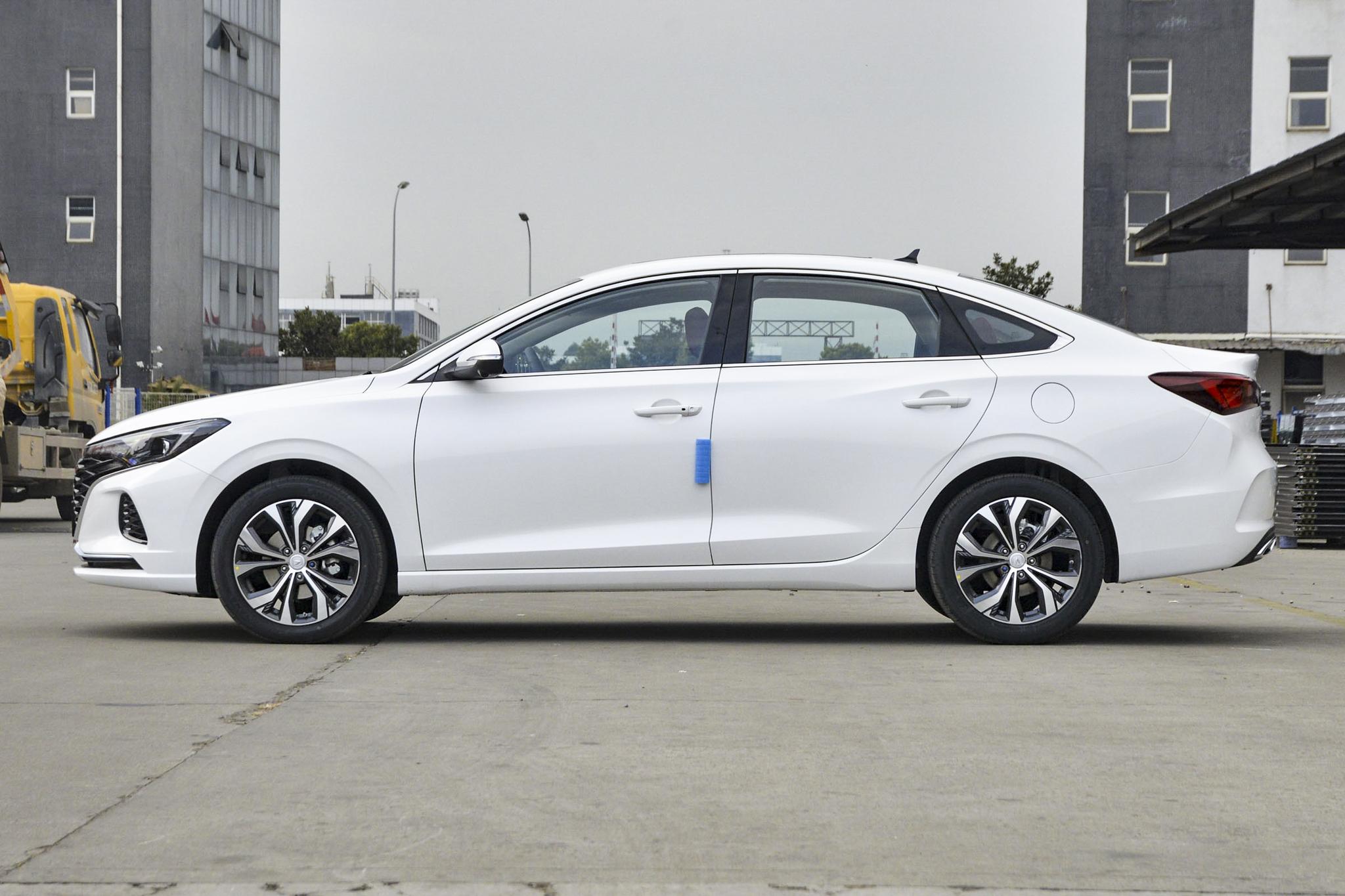 8万左右动力强劲的轿车,7-9万元外观动感配置合理的家轿