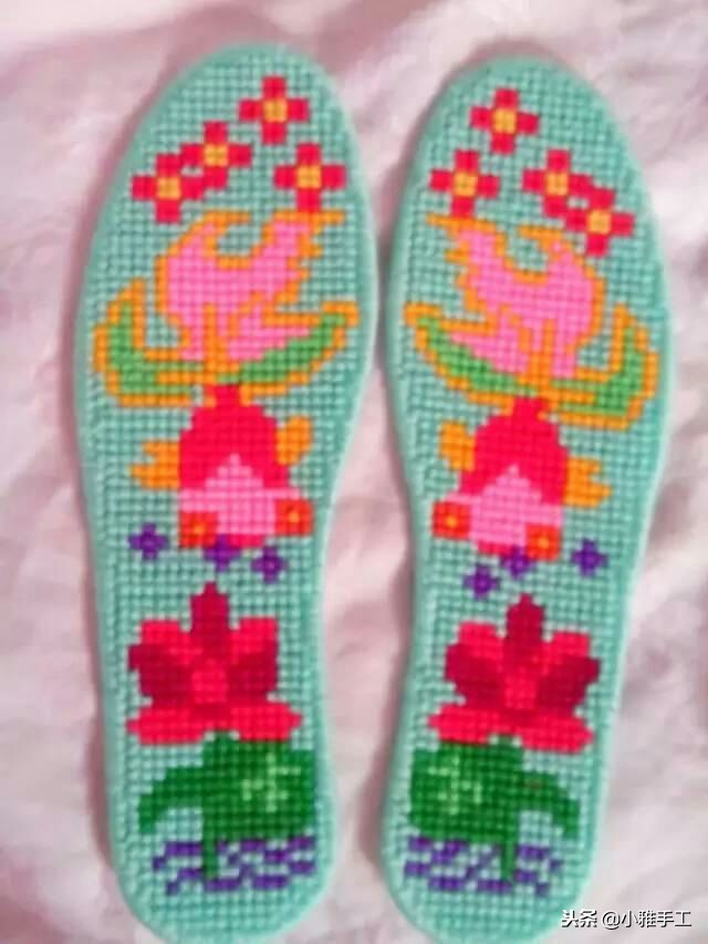 云南小巧妹自做鞋垫刺绣教程,孙姐手工刺绣鞋垫教程