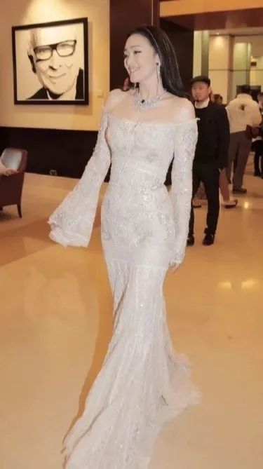 真正的女王从来无惧上战场视频,真正的女王王者荣耀