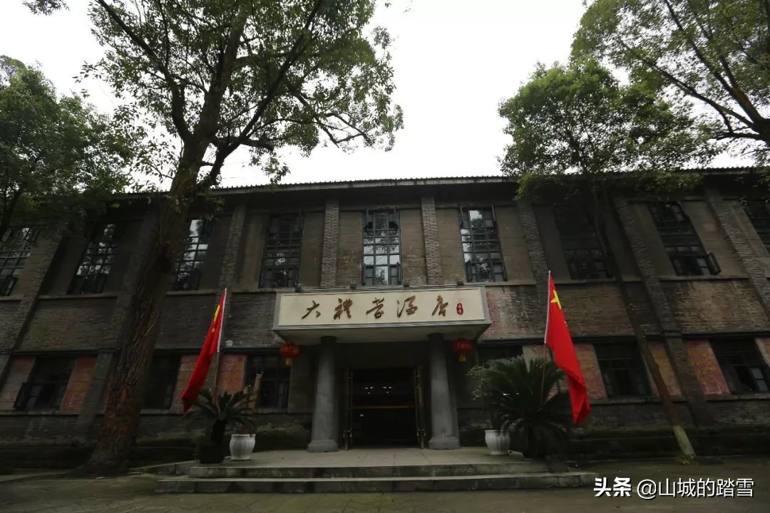 乐山嘉阳小火车值得去吗,嘉阳小火车与乐山大佛相隔多远