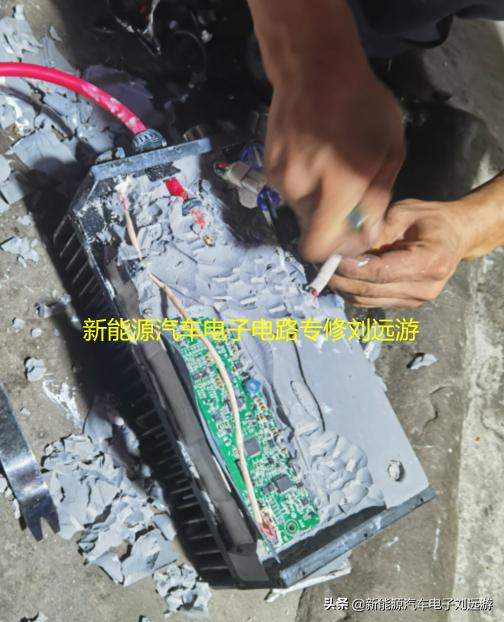 福汽启腾m70ev电池维修,福汽启腾m70充电机维修