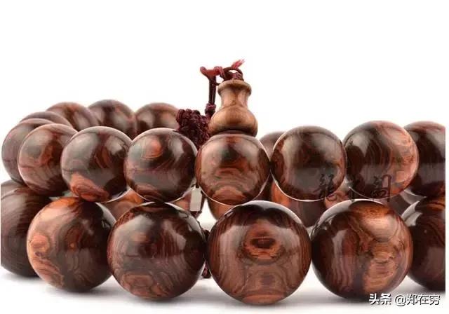 紫檀柳是不是又叫老挝黄花梨,海南黄花梨和紫檀柳如何区别