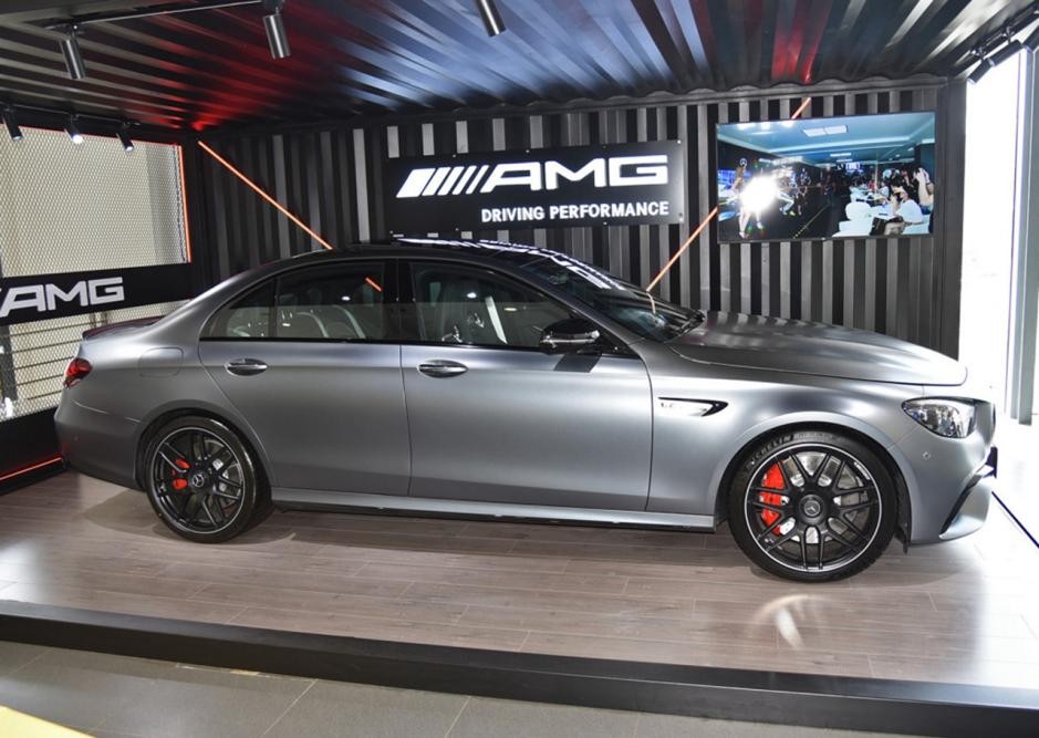 奔驰amge63s钢炮10万,amge63s尾部