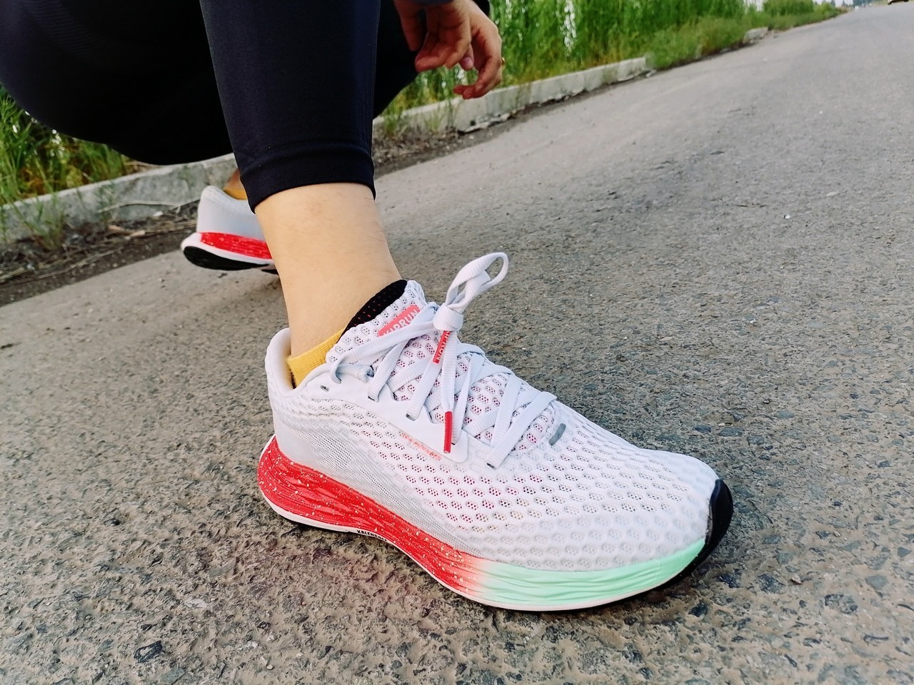 迪卡侬KDPLUS跑鞋:高颜值+高性价