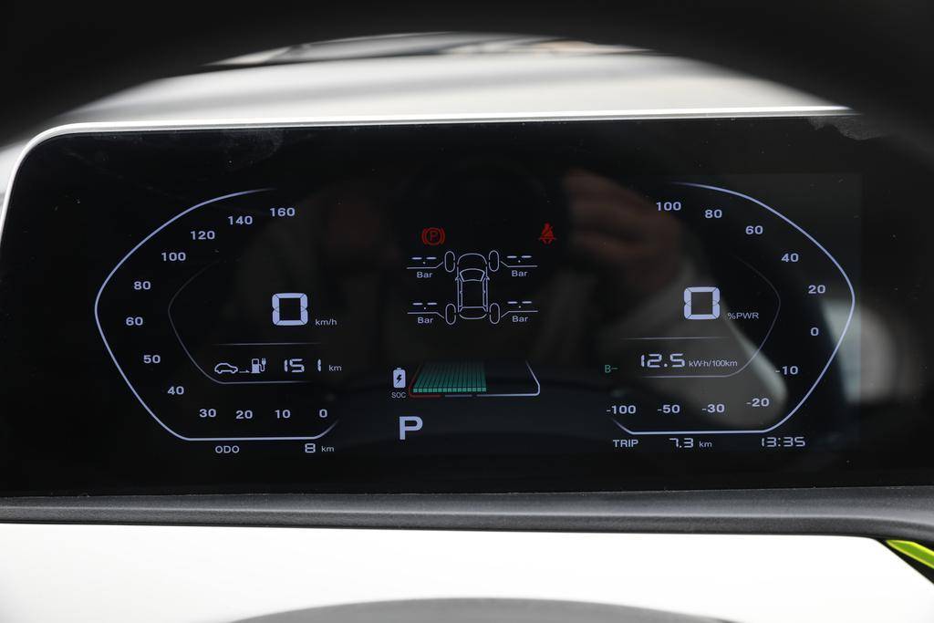 国产小型电动汽车大续航,国产首款纯电动车续航1000公里