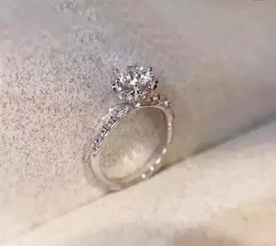 「悦·新秀」实探苏州奢品二手店，4800就能买到CELINE包包