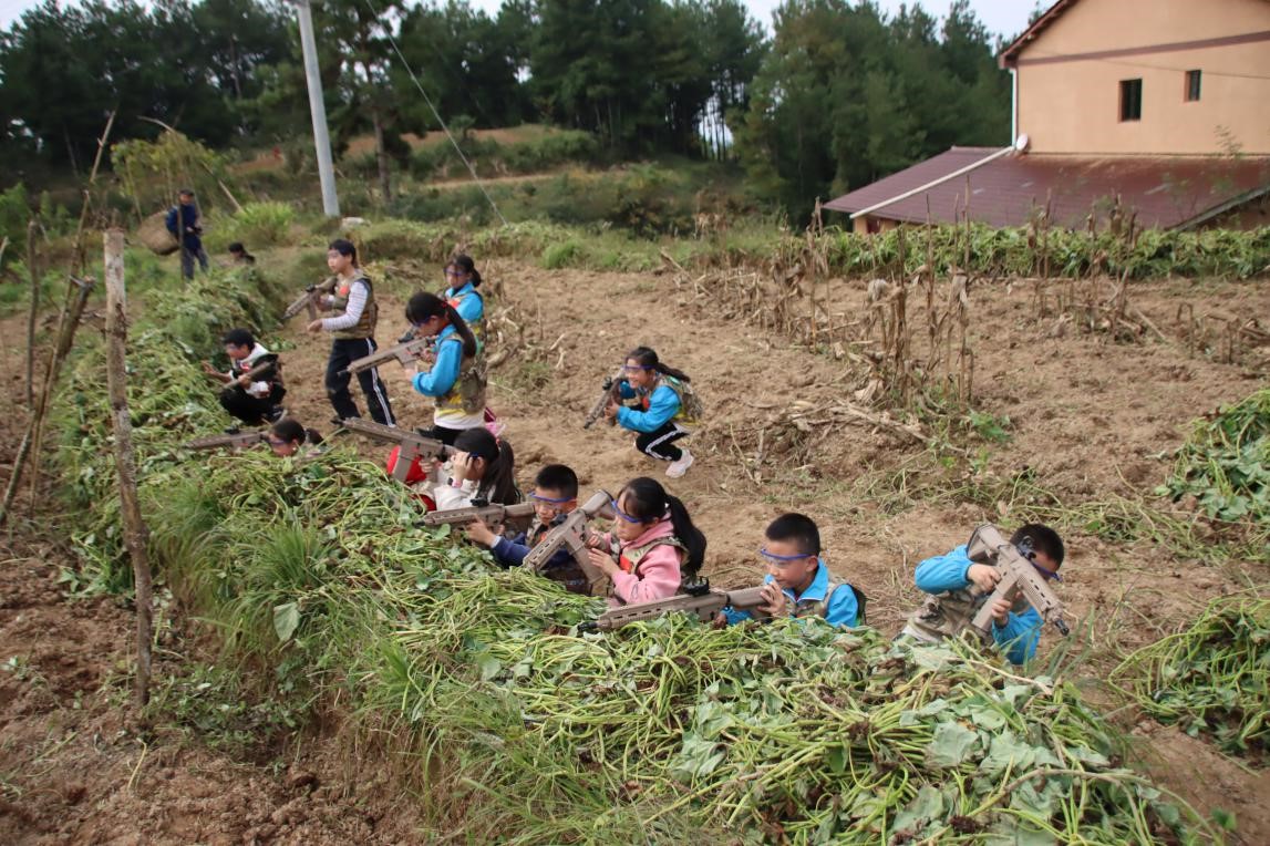 “牵手成长，筑梦未来”主题营走进合兴小学啦