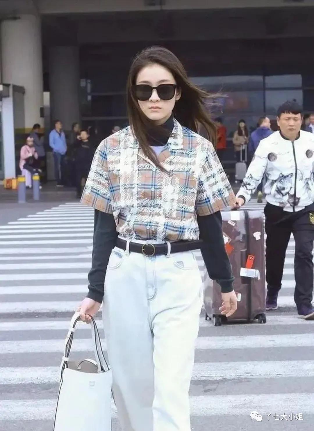 夏季衬衫和t恤叠穿方法,学t恤叠穿混搭法