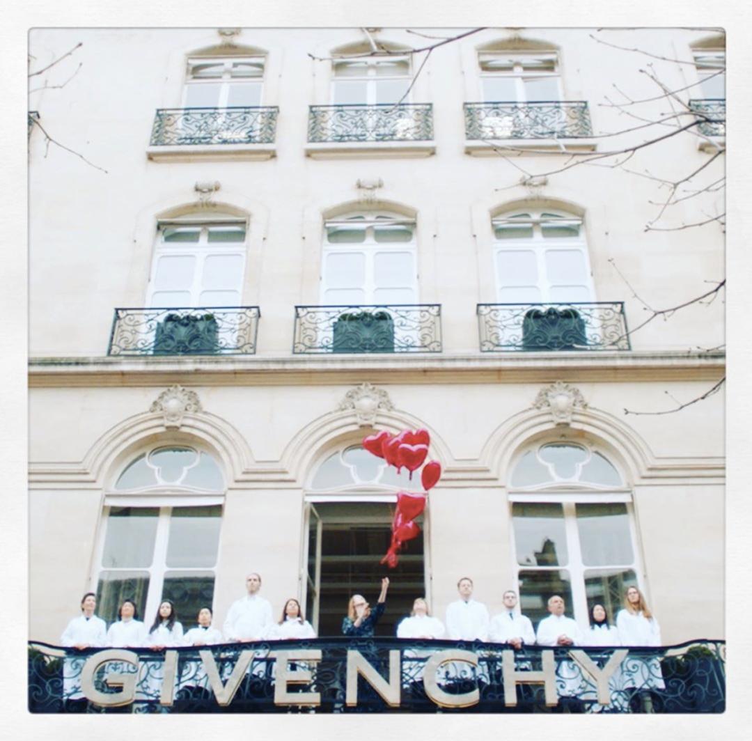 那个给Chloé设计出小猪包的设计师居然被Givenchy炒鱿鱼了