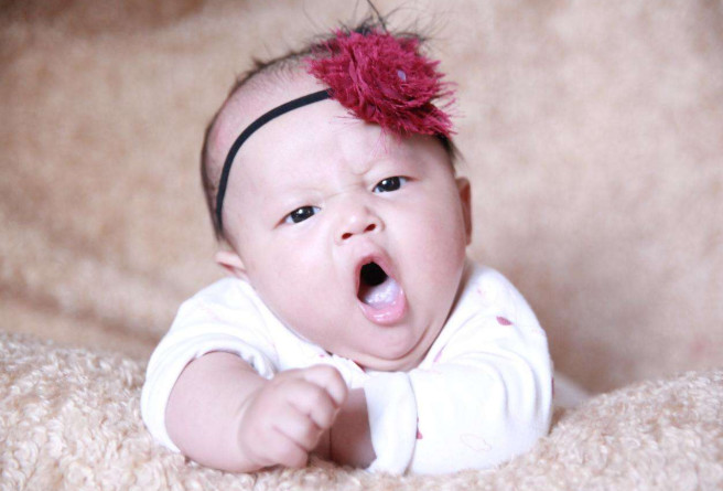 哺乳期乳房被娃咬烂了怎么处理,吃母乳乳房大小不一怎么办