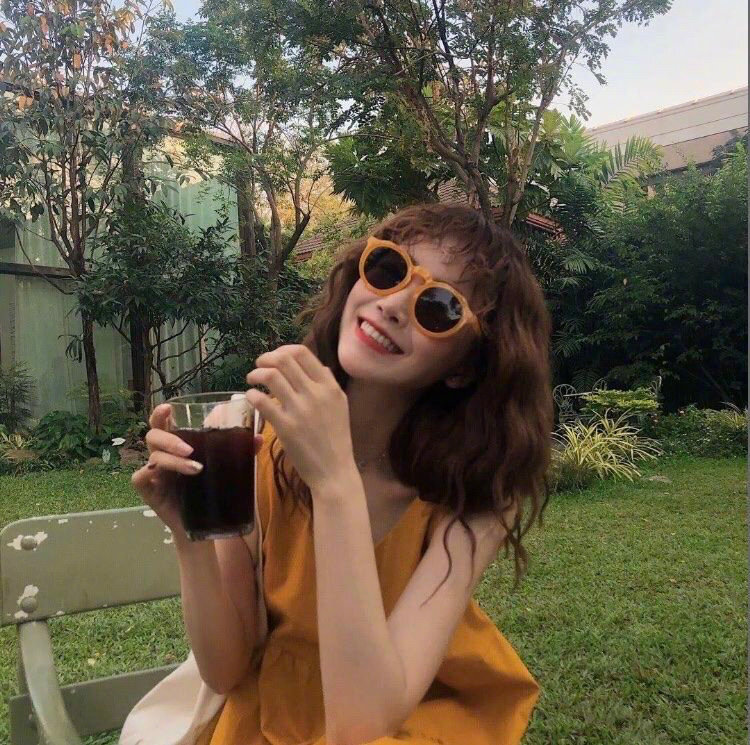 直视世事沧桑淡看人间冷暖,冷眼旁观不问世事到底好还是不好