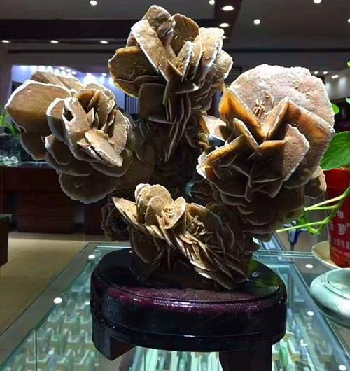 沙漠里的石头有哪些,沙漠能走的石头