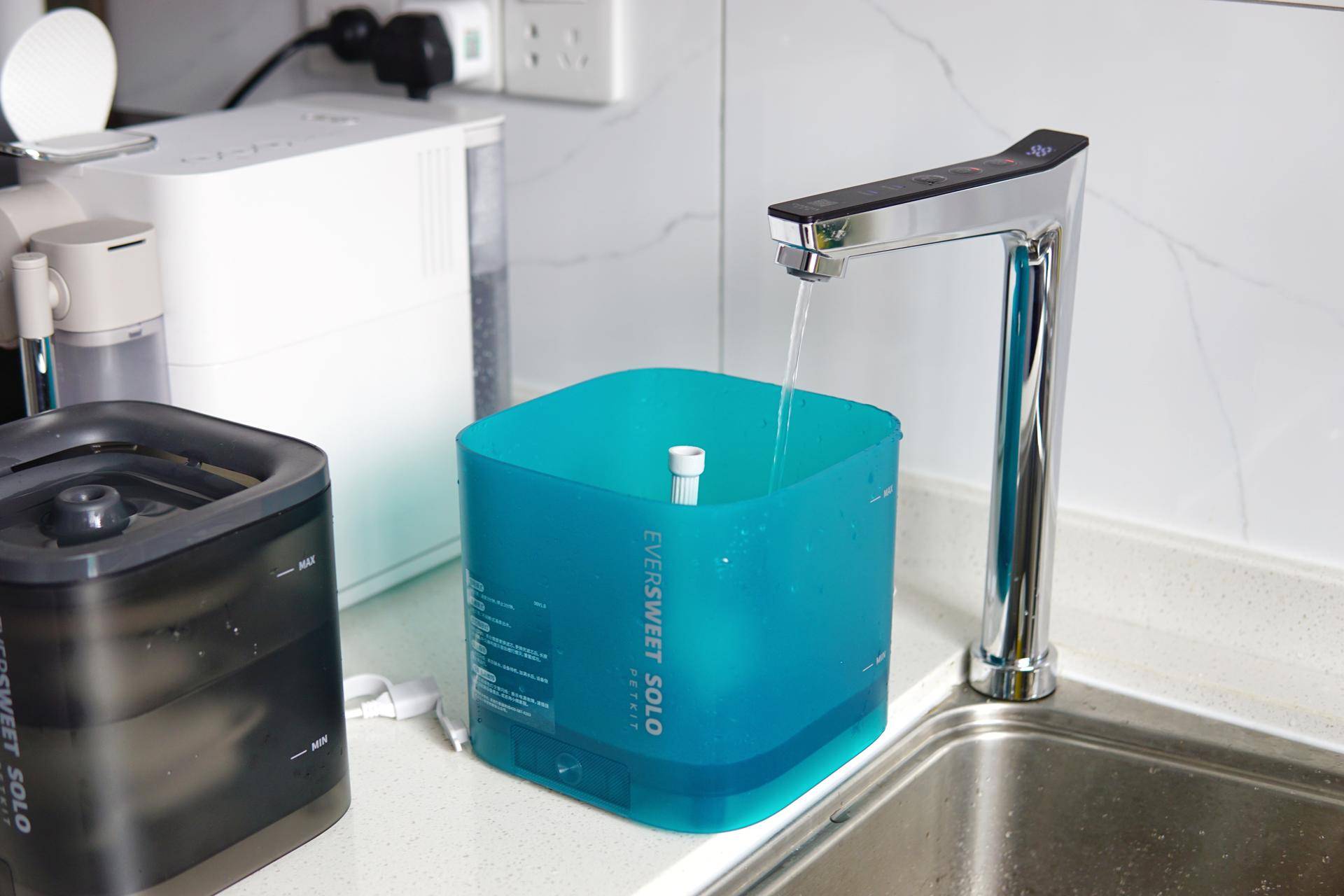 房价那么贵一点也不能浪费,台面净热一体净水机测评