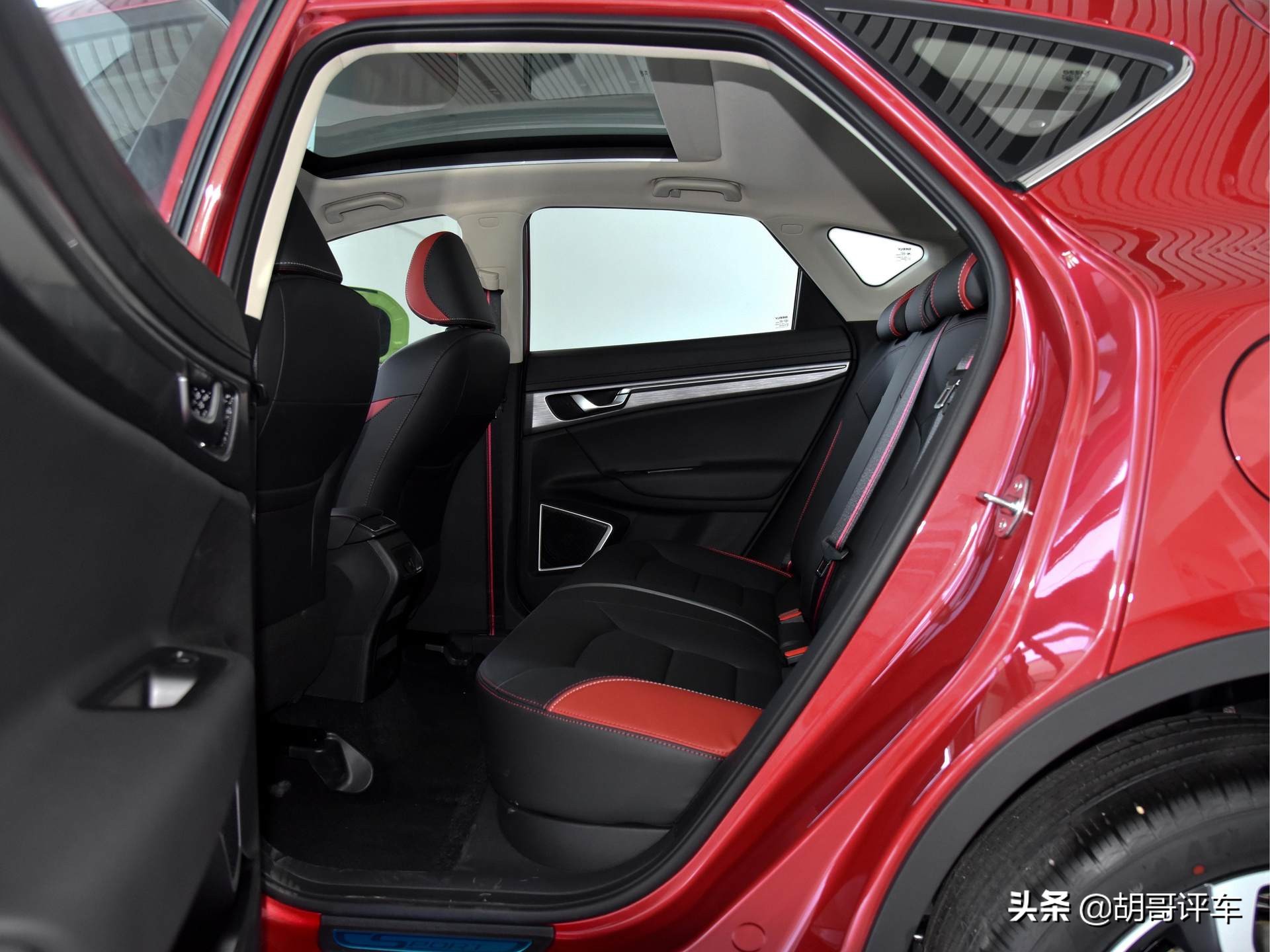 油耗低外观好看内饰大气suv,吉利帝豪gs16款1.3t的油耗