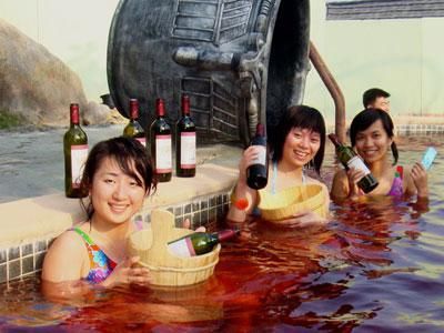 啤酒石油黑泥浴，工业旅游打卡胜地、吸客神器