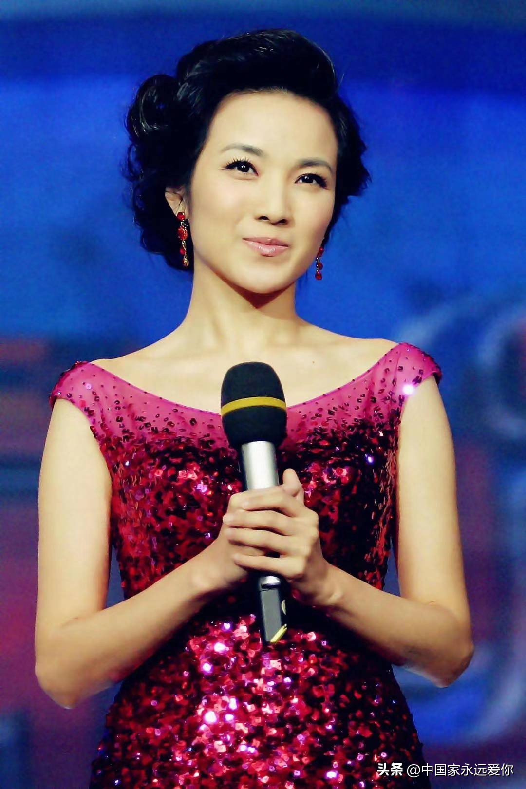 管彤为什么不主持向幸福出发,与管彤一起主持节目的女主持人