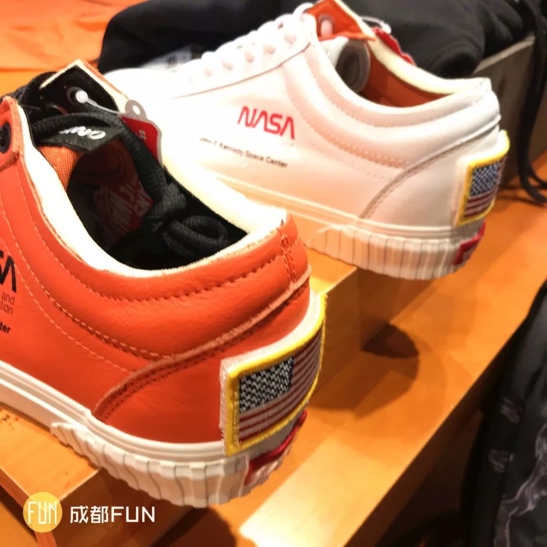 moschinohm合作款,hm和星际联名