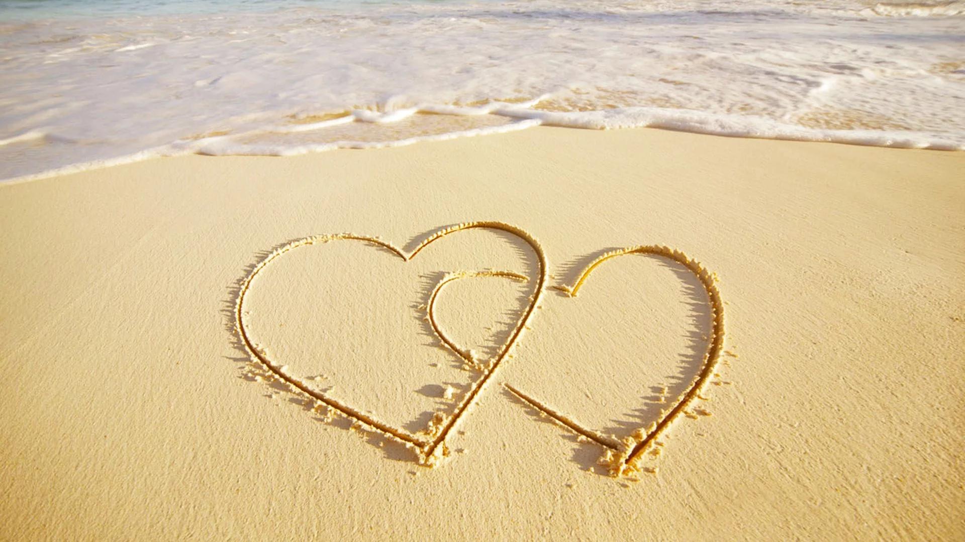 女朋友家里安排相亲我该怎么办,有女朋友家里还安排相亲怎么办