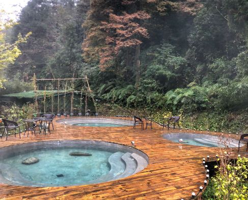 成都市内泡汤温泉第一名,成都周边温泉谷