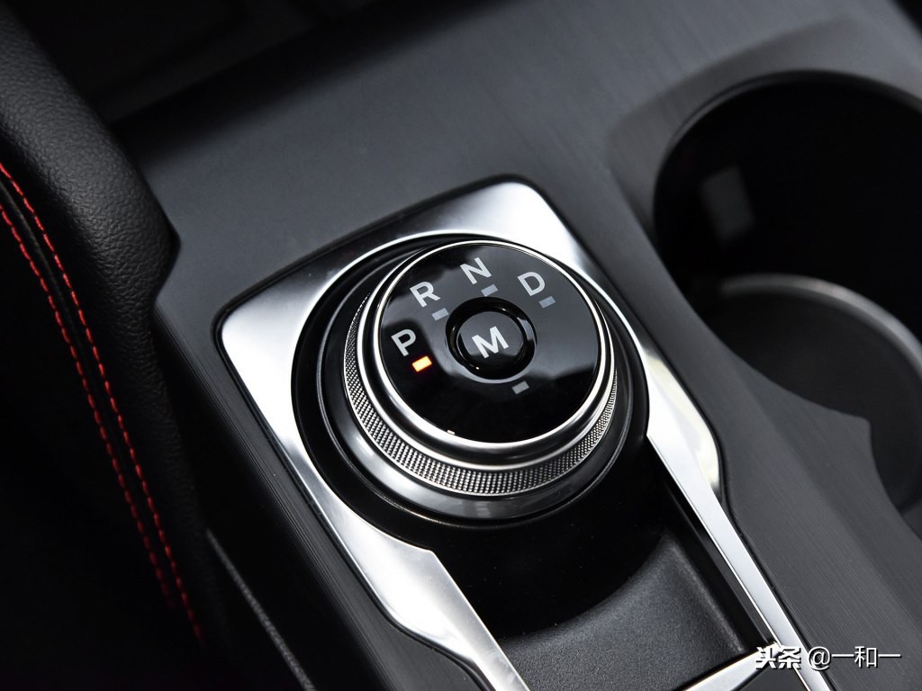 新一代福克斯试驾体验,新福克斯怎么看自己车是哪一款