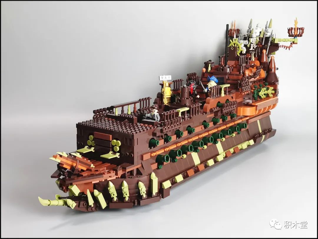 飞翔的荷兰人号为什么能潜水 (鬼船和飞翔的荷兰人号哪个更牛)