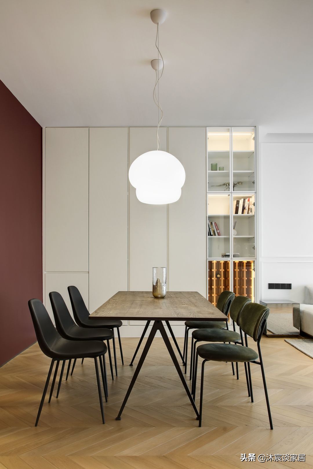 看完她的新家，才知生活可以如此有品质，室内极简大方且随性美好