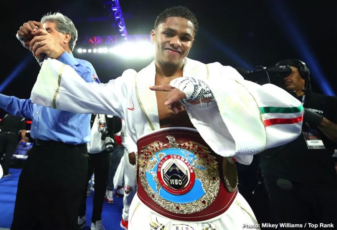 羽量级徐灿对手,羽量级新王