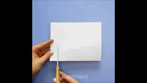 圣诞节快到了想用卡纸做个圣诞树,给老师圣诞贺卡