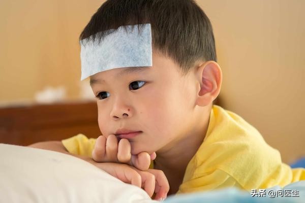 小孩发烧用退热贴有没有用,孩子发烧退热贴该不该贴