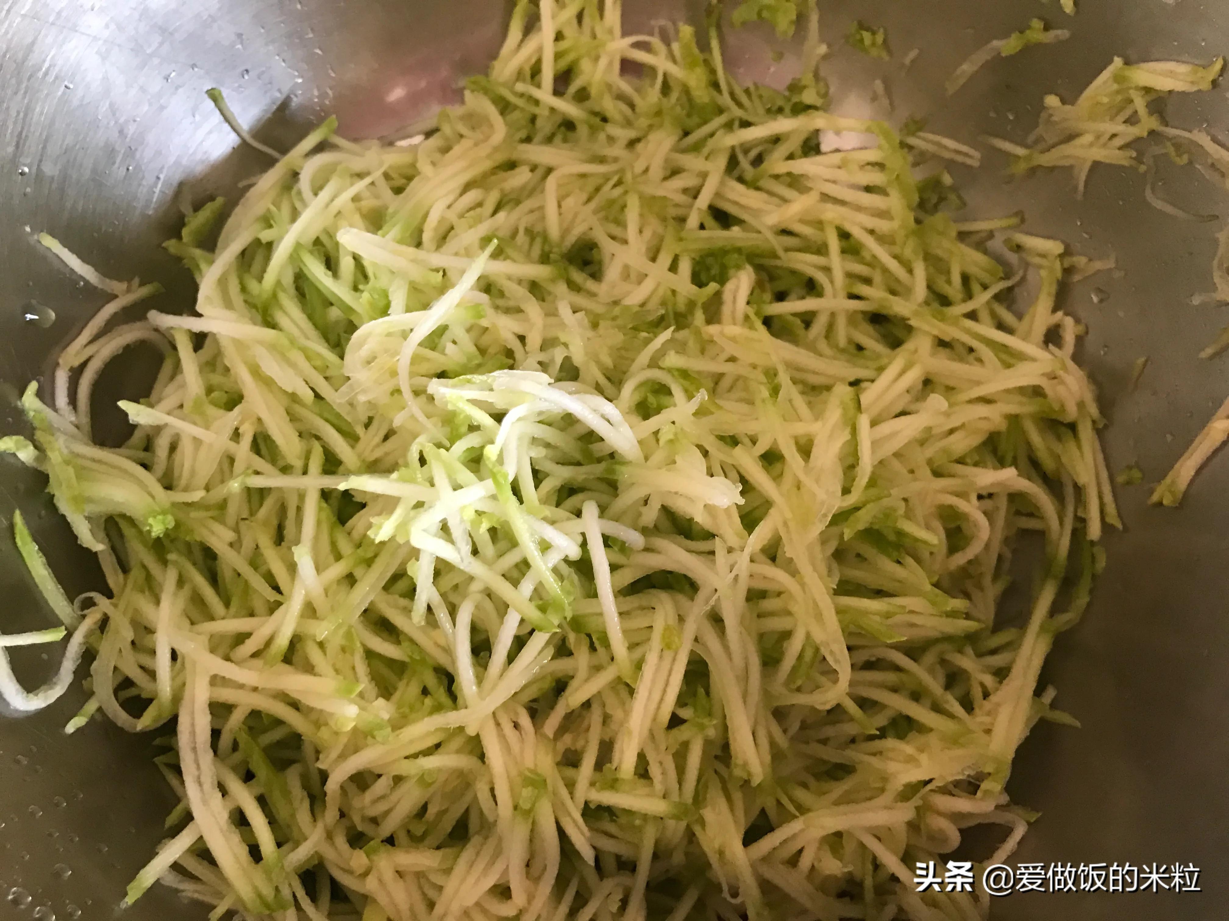 薄皮蒸饺的做法和发面全过程,薄皮流汁发面蒸饺