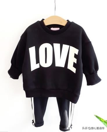 韩国童装短袖t恤搭配,早秋流行什么衣服童装