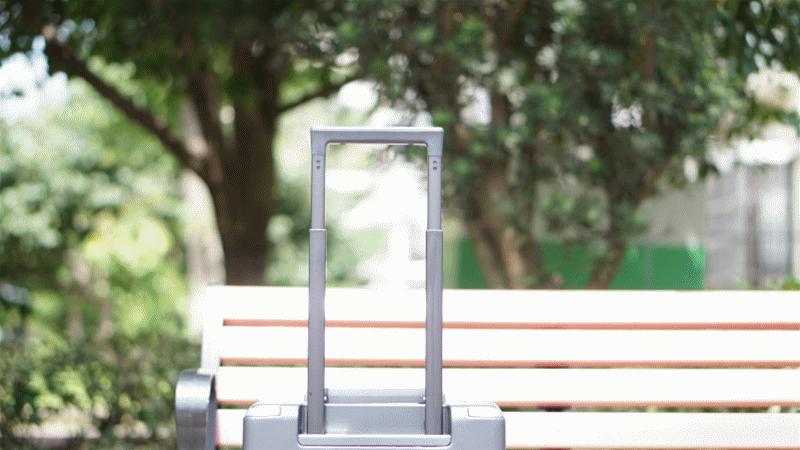 粗铝框设计，TSA密码锁，地平线8号行李箱，出差旅行好伙伴