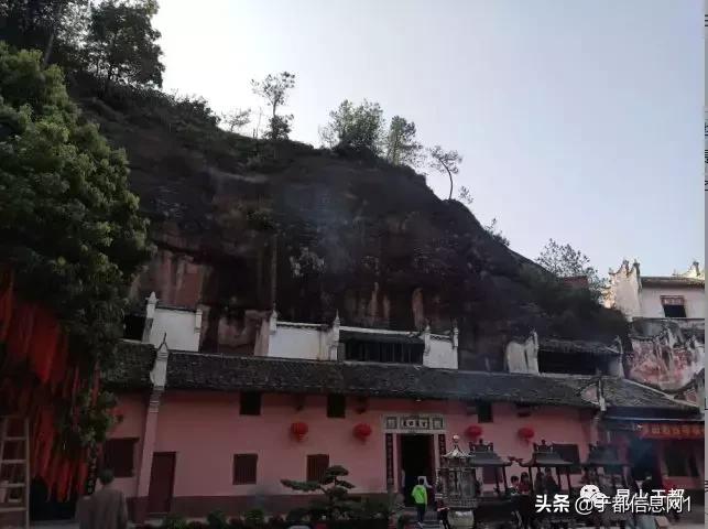 写罗田岩的作文,美文梵净山