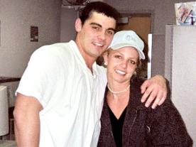 布兰妮自曝被父亲虐待13年,超模布兰妮现状