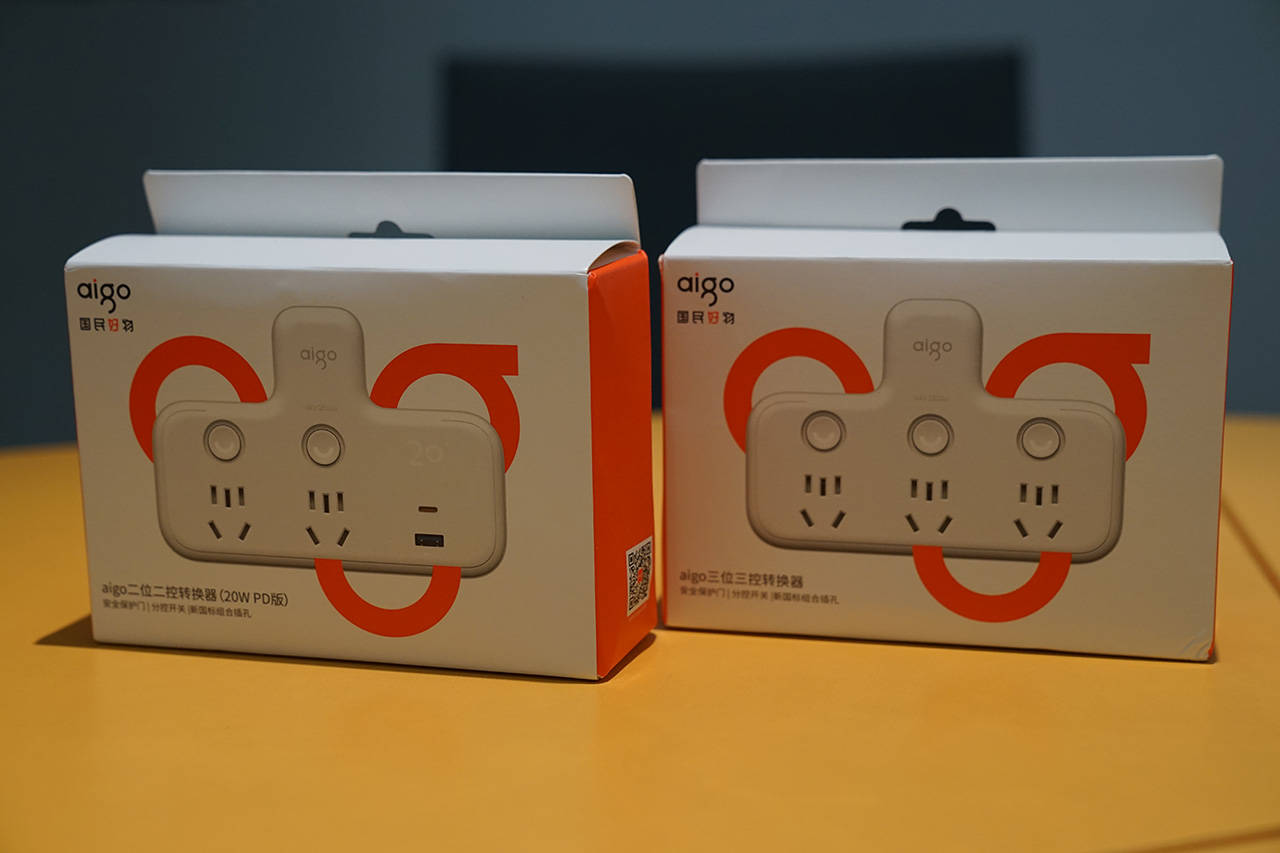 插座不够用再开多一个插座怎么装,插座不够用一个转换器就能搞定