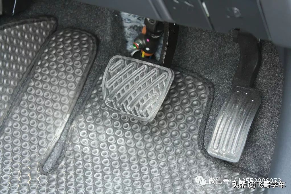 加速踏板位置传感器电路原理图,凯迪拉克p2122加速踏板位置传感器