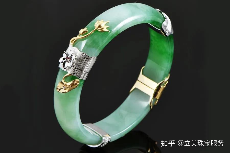 翡翠手镯弄坏了怎么办,翡翠手镯坏了能修复吗