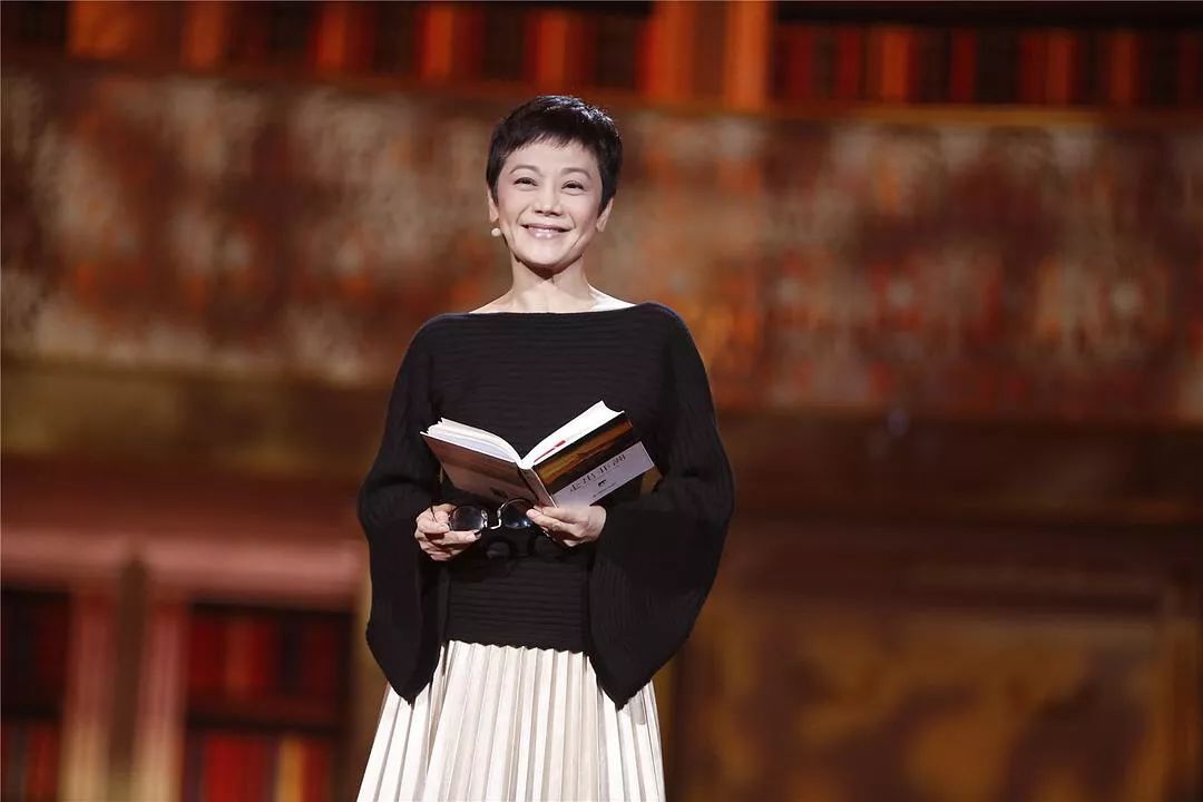 李连杰近照曝光看起来像80岁老人,李连杰显老视频