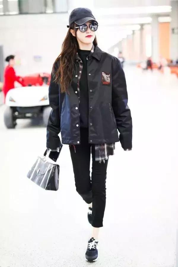 毛衣衬衫高雅上档次,毛衣搭衬衫怎么穿