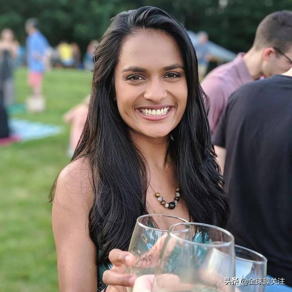 美国小哥为求婚高中初恋爆改迪士尼动画!500万网友甜哭齐送祝福