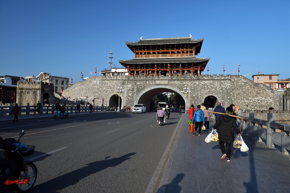 闽西长汀(汀州)古城旅行记:汀江水绕佛挂珠,千嶂深围四面城