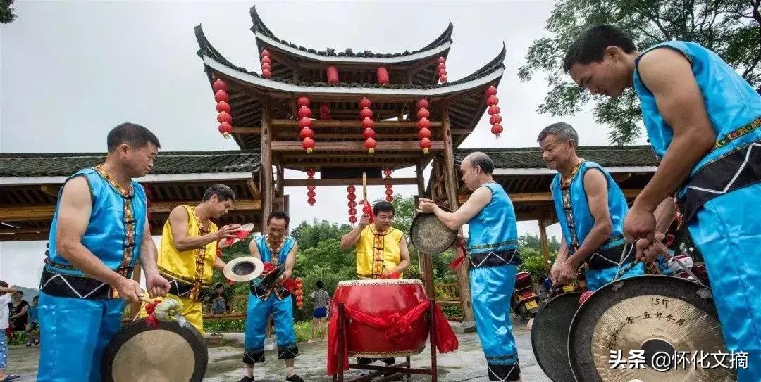 千年古苗寨老家寨全景,贵州千户苗寨农户家