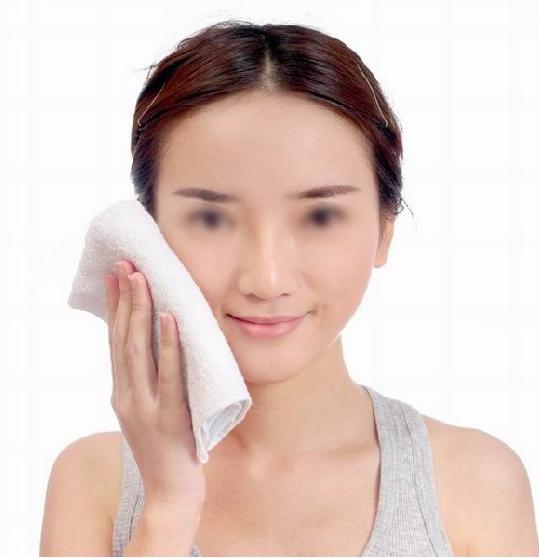 洗脸正确手法视频教程,洗面最简单标准的手法