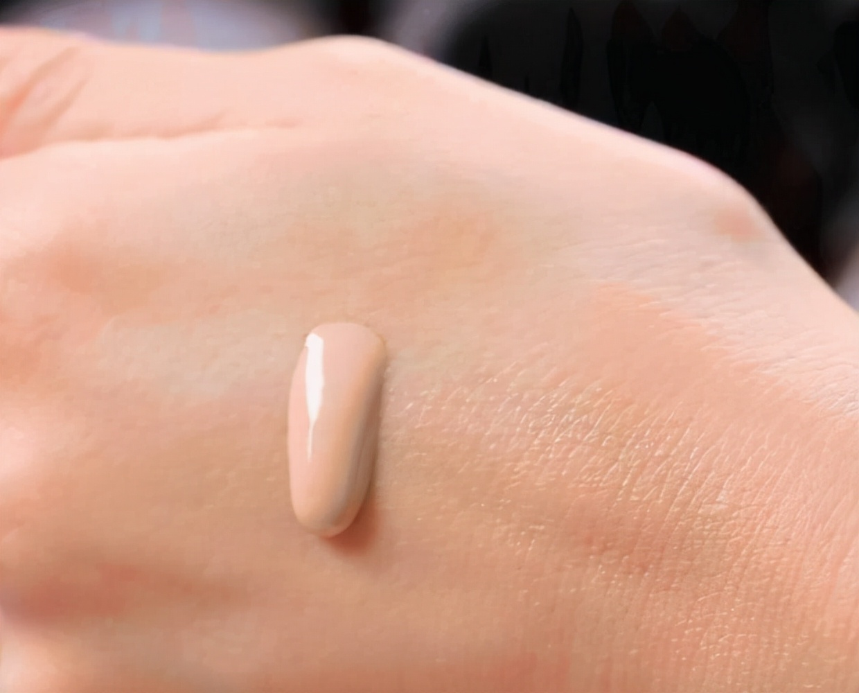 不化妆只用粉底液来遮瑕可以吗,化妆用粉底液遮瑕还需要用气垫吗