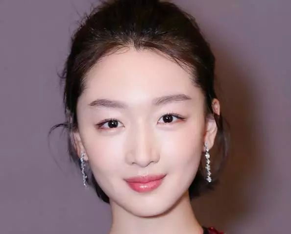 全新“微闪妆”，美得让人离不开眼睛